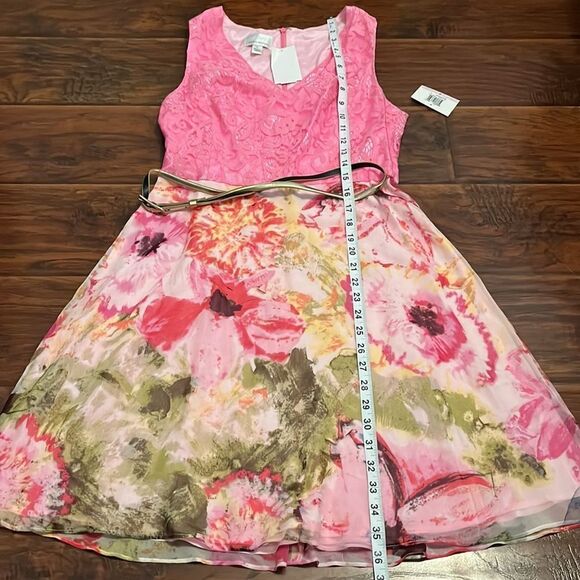 Donna Morgan Fit & Flare V-Neck Pink Lace Mixed Media Multi Floral Print Dress - Picture 9 of 15